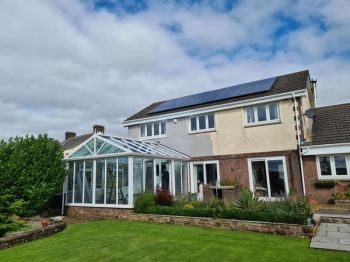 2. Silver 20 Low E solarfilm installed to all roof glazing reducing heat, glare, uv and retains heat